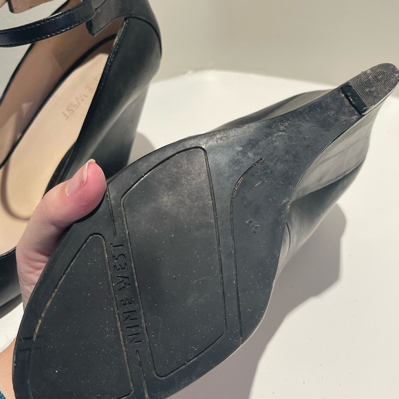 Elegant Black Women's Wedge Shoes - Picture 7 of 7